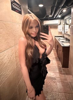 ANDRIANNA WET PUSSY (Outcall & Incall) - puta in Bangkok Photo 29 of 30