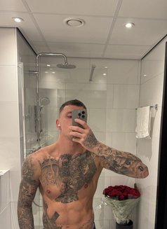 Andrii - Male companion in Phuket Photo 7 of 7