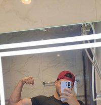 Android. - masseur in Abu Dhabi