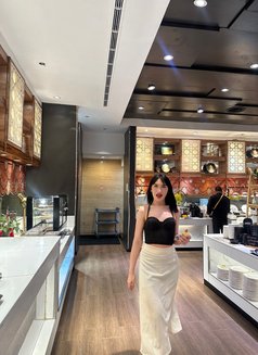 Andy🫦 - Transsexual escort in Manila Photo 8 of 15