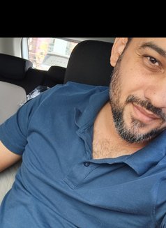 Andy - Male escort in Muscat Photo 2 of 3