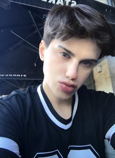 Andy New Boy🇹🇷 - Male escort in İstanbul Photo 1 of 7
