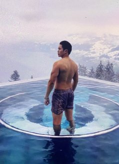 Andy- HOTTEST BI- - Male escort in Taipei Photo 1 of 1