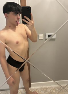 Andy New Boy🇹🇷 - Male escort in İstanbul Photo 3 of 5