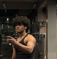 Aneek - Male adult performer in Noida