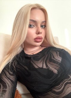 Anfisa - escort in Dubai Photo 2 of 11