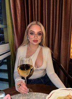 Anfisa - escort in Dubai Photo 10 of 11