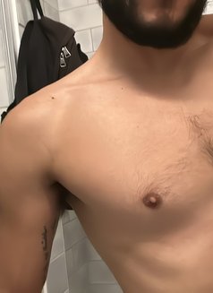 Angel 22 Cm Latino - Male escort in Dubai Photo 3 of 5