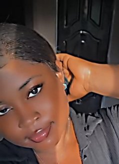 Angel - escort in Kuwait Photo 1 of 2