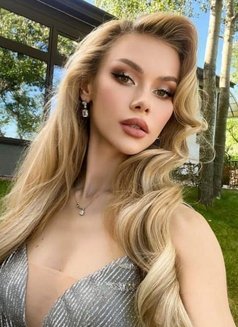 Angel - escort in Dubai Photo 1 of 6