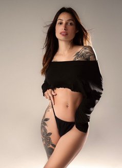 Angel - escort in Dubai Photo 9 of 11