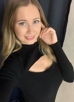 Angel - escort in London Photo 6 of 9