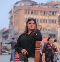 supriya suri - puta in Gurgaon
