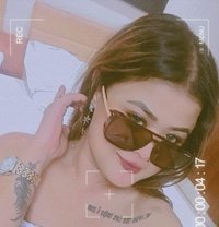 supriya suri - puta in Gurgaon Photo 3 of 6
