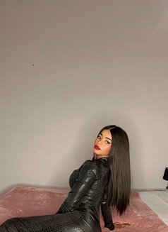 Angel Ebony Petite Escort - escort in Dubai Photo 1 of 6