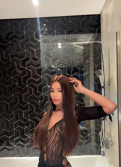 Angel Ebony Petite Escort - puta in Dubai Photo 7 of 9