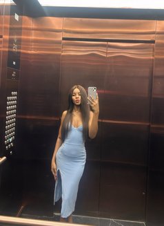 Angel Ebony Petite Escort - puta in Dubai Photo 9 of 9
