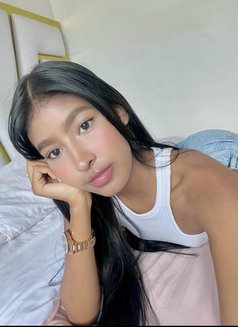 Angel - puta in Muscat Photo 2 of 6