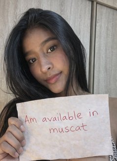 Angel - puta in Muscat Photo 3 of 6