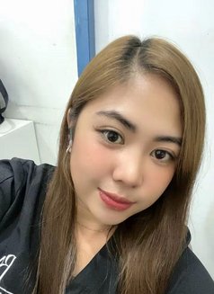 Angel - escort in Davao Photo 2 of 3