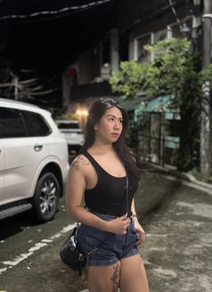 Angel - escort in Manila Photo 3 of 10
