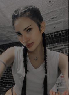 Angël - Transsexual escort in Cebu City Photo 5 of 6