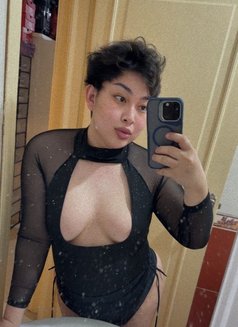 Angel - Transsexual dominatrix in Jeddah Photo 11 of 13