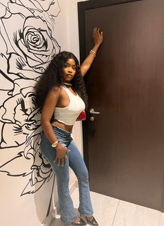 Angel - escort in Accra Photo 2 of 3