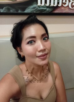 Angel - escort in Bali Photo 3 of 6