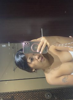 Angel - escort in Bali Photo 2 of 5