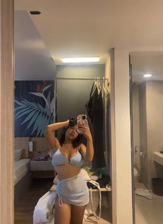 Angel - escort in Bali Photo 4 of 7