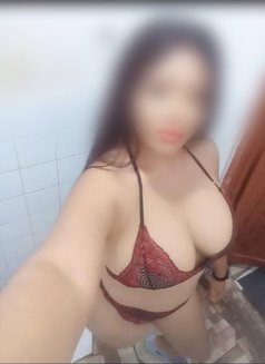 Angel L - puta in Lagos, Nigeria Photo 2 of 4