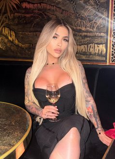 Angel Laurent - puta in Dubai Photo 12 of 24