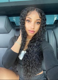 Mimi - escort in Muscat Photo 1 of 4