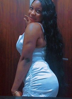 Angel - escort in Dubai Photo 2 of 3