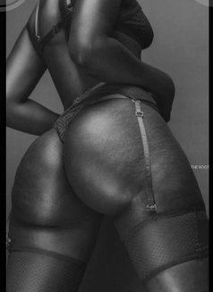 Angel - puta in Dubai Photo 4 of 6