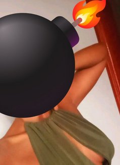 Angel - puta in Kampala Photo 5 of 6