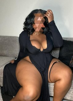 Angela chubby - escort in Ranchi Photo 3 of 9