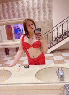 Angela - Transsexual escort in Dammam Photo 1 of 13