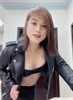 Angela - Transsexual escort in Dammam Photo 8 of 13