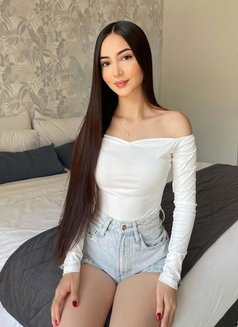 Angela - masseuse in Muscat Photo 1 of 7