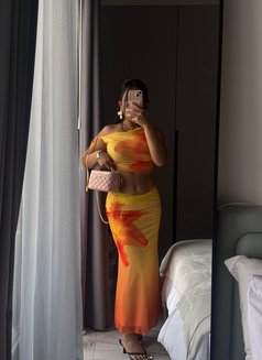Angela Gfe, Hot Asian - puta in Dubai Photo 6 of 6