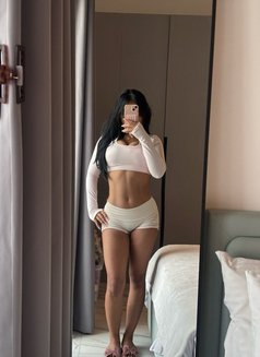 Angela Gfe, Hot Asian - puta in Dubai Photo 8 of 9