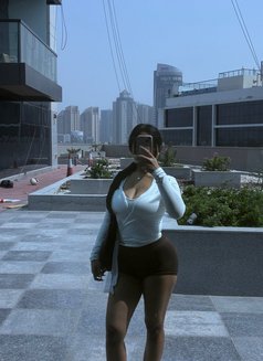 Angela Gfe, Hot Asian - puta in Dubai Photo 9 of 9