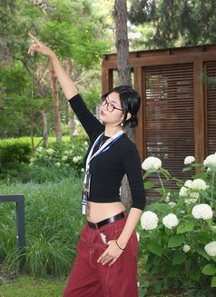 Angela - escort in Dubai Photo 5 of 14