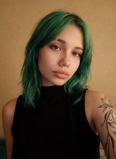 Angela - puta in Dubai Photo 1 of 5