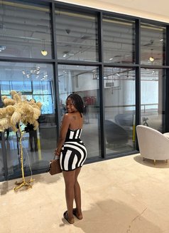Angela - escort in Dubai Photo 3 of 5