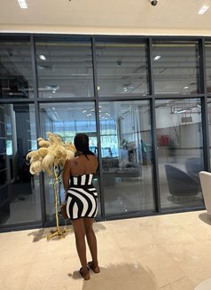 Angela - escort in Dubai Photo 4 of 5