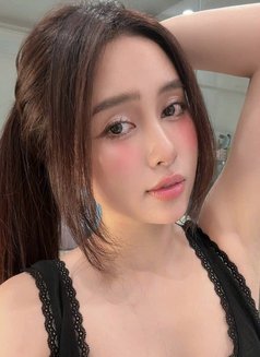 Angela - escort in Doha Photo 5 of 6