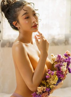 Angela - escort in Mumbai Photo 7 of 12